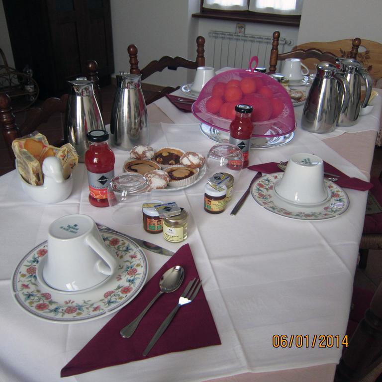 Bed And Breakfast Azienda Agricola Cascina Salazzara Magenta Buitenkant foto